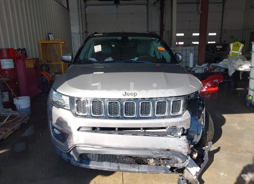 Photo 11 of 2018 Jeep Compass LATITUDE 4X4 (VIN 3C4NJDBB0JT264350)
