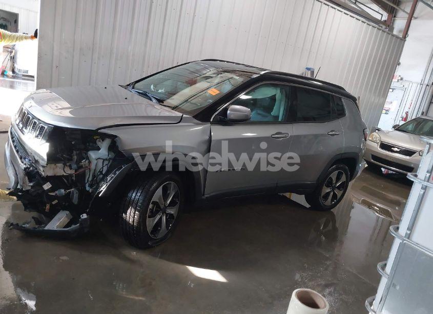Photo 13 of 2018 Jeep Compass LATITUDE 4X4 (VIN 3C4NJDBB0JT264350)