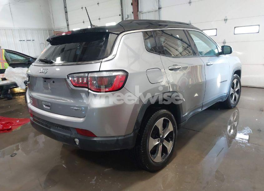 Photo 3 of 2018 Jeep Compass LATITUDE 4X4 (VIN 3C4NJDBB0JT264350)