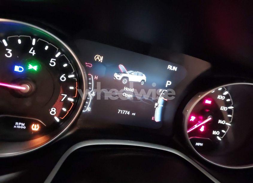 Photo 6 of 2018 Jeep Compass LATITUDE 4X4 (VIN 3C4NJDBB0JT264350)