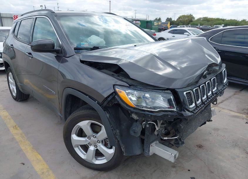 Photo 18 of 2018 Jeep Compass LATITUDE 4X4 (VIN 3C4NJDBB0JT308038)