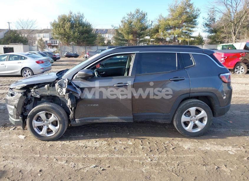 Photo 14 of 2018 Jeep Compass LATITUDE 4X4 (VIN 3C4NJDBB0JT316396)