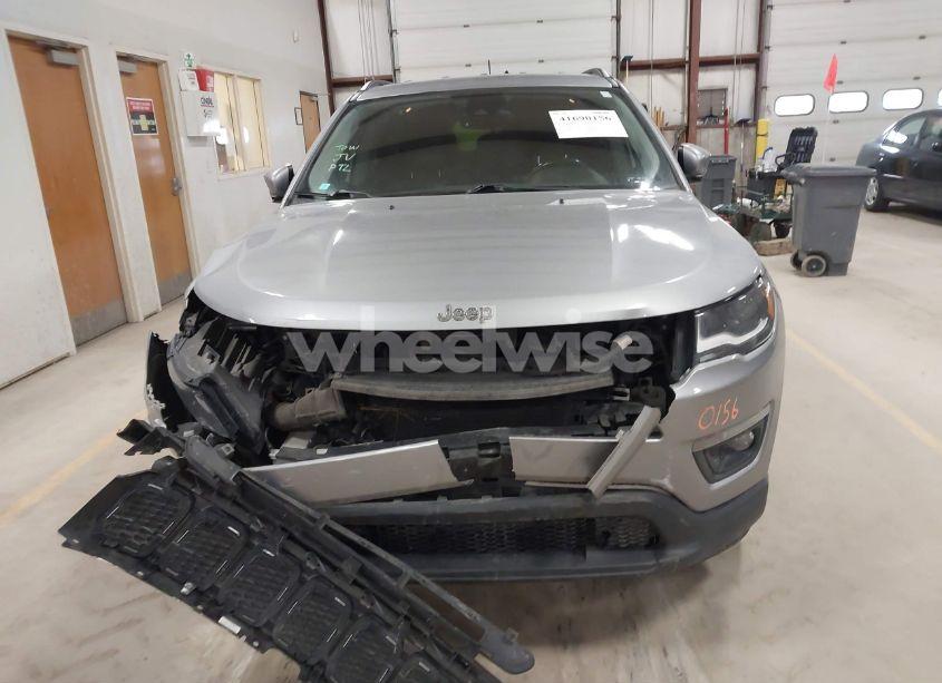 Photo 12 of 2018 Jeep Compass LATITUDE 4X4 (VIN 3C4NJDBB0JT336292)