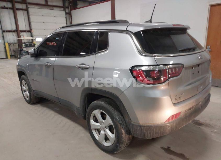 Photo 3 of 2018 Jeep Compass LATITUDE 4X4 (VIN 3C4NJDBB0JT336292)