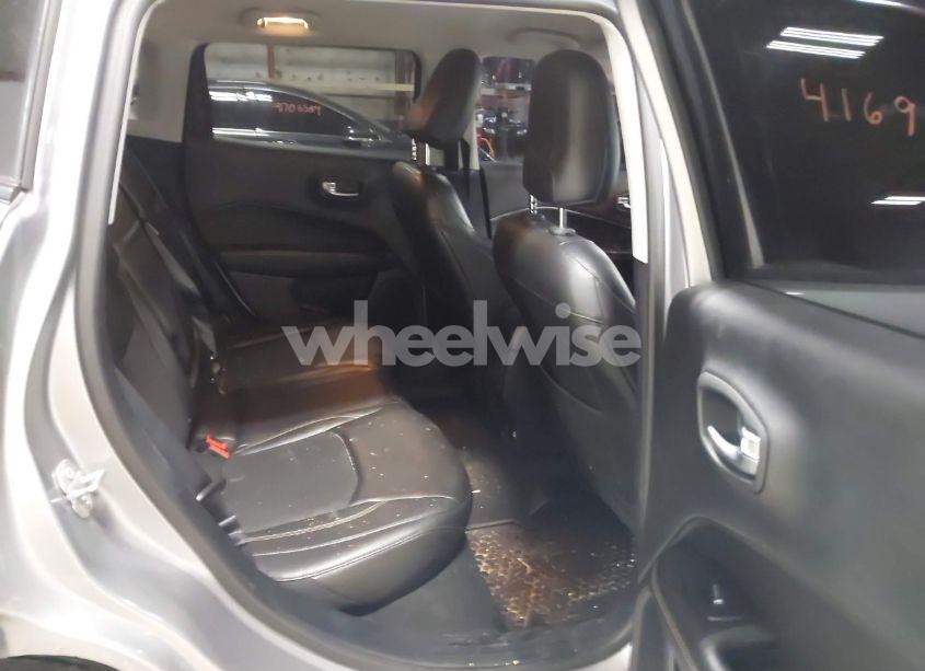 Photo 8 of 2018 Jeep Compass LATITUDE 4X4 (VIN 3C4NJDBB0JT336292)