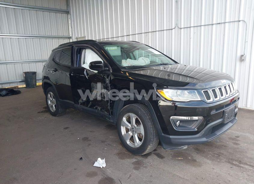 2018 Jeep Compass LATITUDE 4X4 (VIN 3C4NJDBB0JT414411) main photo