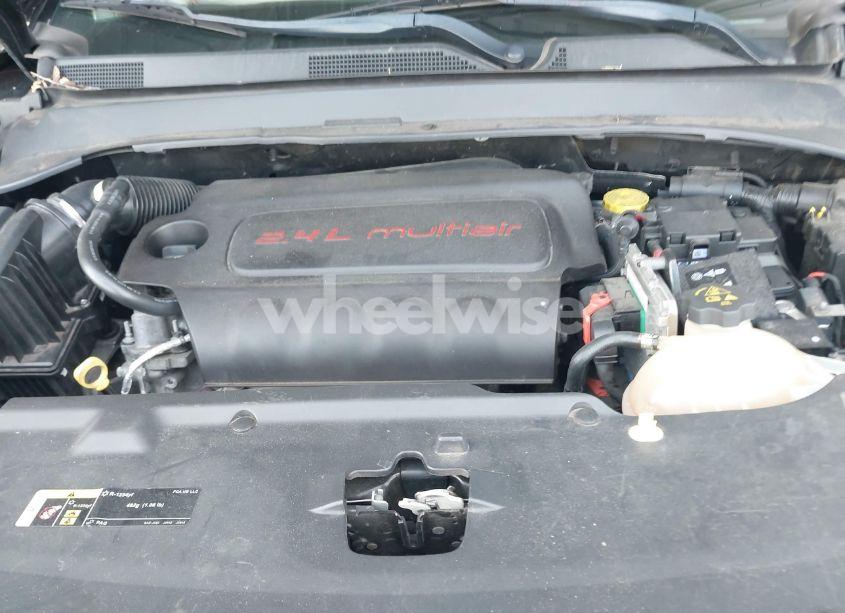 Photo 10 of 2018 Jeep Compass LATITUDE 4X4 (VIN 3C4NJDBB0JT414411)