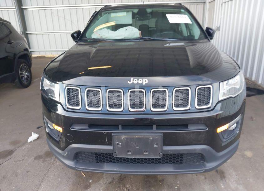 Photo 12 of 2018 Jeep Compass LATITUDE 4X4 (VIN 3C4NJDBB0JT414411)
