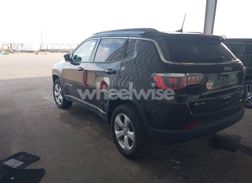 Photo 3 of 2018 Jeep Compass LATITUDE 4X4 (VIN 3C4NJDBB0JT414411)