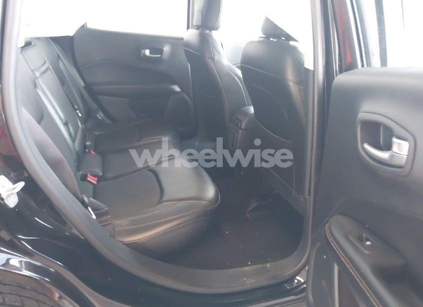 Photo 8 of 2018 Jeep Compass LATITUDE 4X4 (VIN 3C4NJDBB0JT414411)