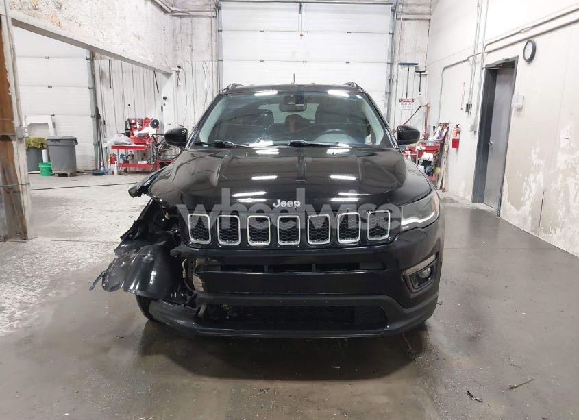 Photo 12 of 2018 Jeep Compass LATITUDE 4X4 (VIN 3C4NJDBB0JT432410)