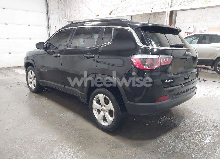 Photo 3 of 2018 Jeep Compass LATITUDE 4X4 (VIN 3C4NJDBB0JT432410)