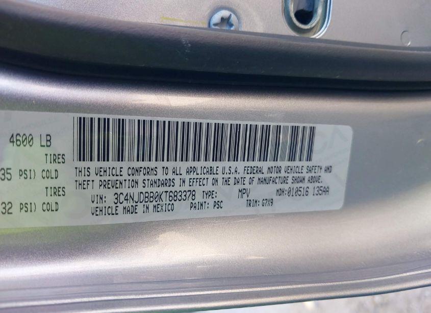 Photo 9 of 2019 Jeep Compass LATITUDE 4X4 (VIN 3C4NJDBB0KT683378)