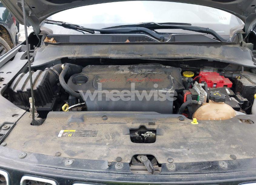 Photo 10 of 2019 Jeep Compass LATITUDE 4X4 (VIN 3C4NJDBB0KT850712)