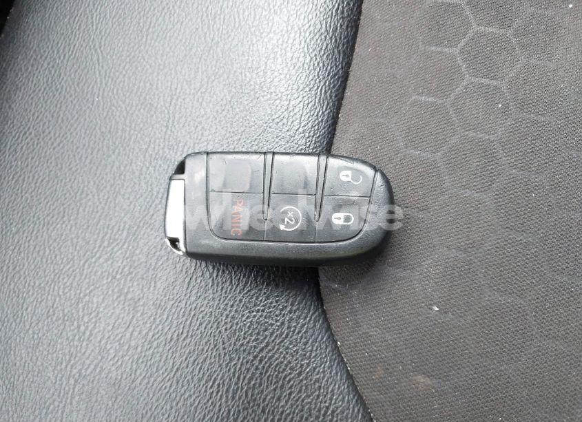 Photo 11 of 2019 Jeep Compass LATITUDE 4X4 (VIN 3C4NJDBB0KT850712)