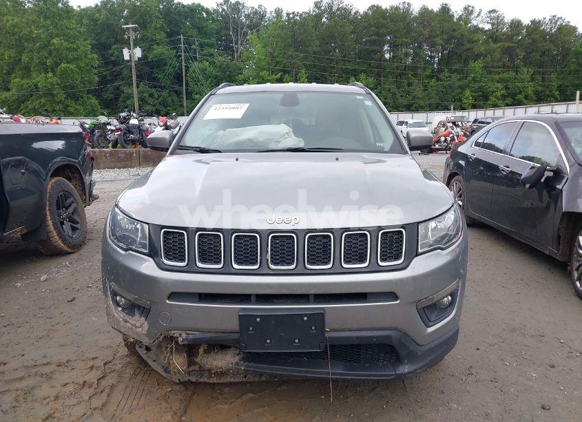 Photo 12 of 2019 Jeep Compass LATITUDE 4X4 (VIN 3C4NJDBB0KT850712)