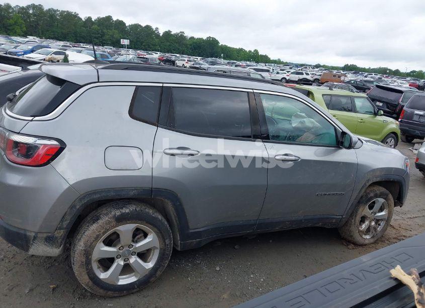 Photo 13 of 2019 Jeep Compass LATITUDE 4X4 (VIN 3C4NJDBB0KT850712)