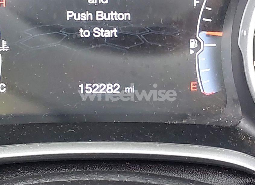 Photo 15 of 2019 Jeep Compass LATITUDE 4X4 (VIN 3C4NJDBB0KT850712)