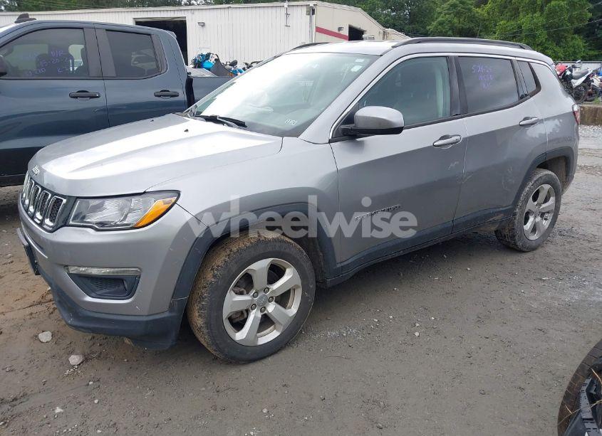 Photo 2 of 2019 Jeep Compass LATITUDE 4X4 (VIN 3C4NJDBB0KT850712)