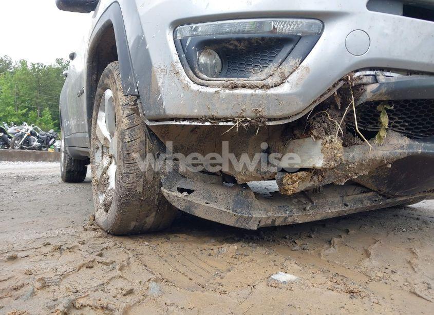 Photo 6 of 2019 Jeep Compass LATITUDE 4X4 (VIN 3C4NJDBB0KT850712)