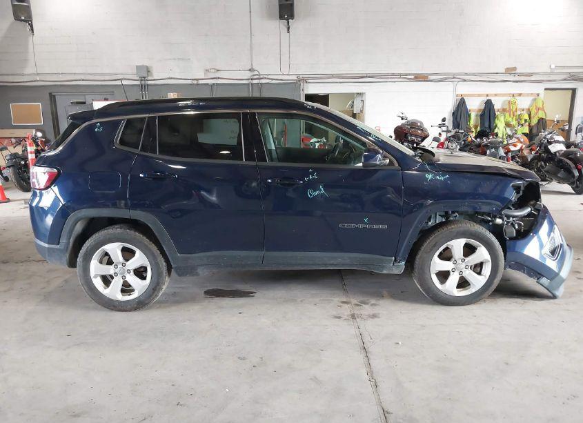Photo 13 of 2020 Jeep Compass LATITUDE 4X4 (VIN 3C4NJDBB0LT116198)