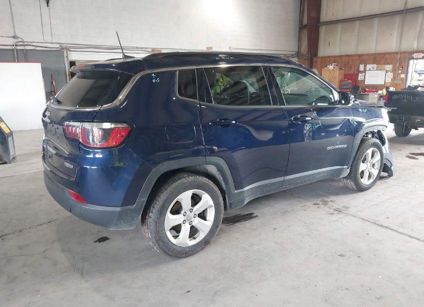 Photo 4 of 2020 Jeep Compass LATITUDE 4X4 (VIN 3C4NJDBB0LT116198)