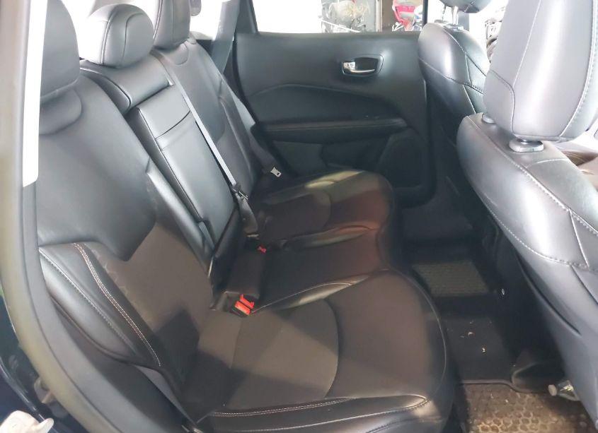 Photo 8 of 2020 Jeep Compass LATITUDE 4X4 (VIN 3C4NJDBB0LT116198)