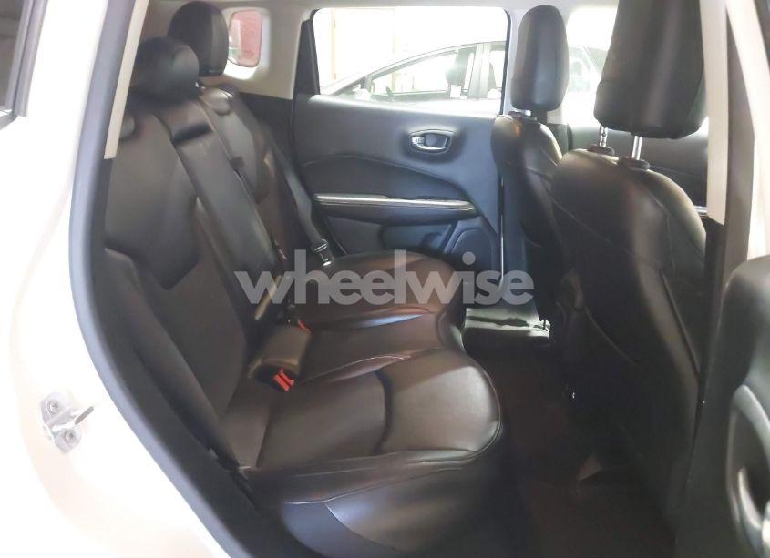 Photo 8 of 2020 Jeep Compass LATITUDE 4X4 (VIN 3C4NJDBB0LT175428)