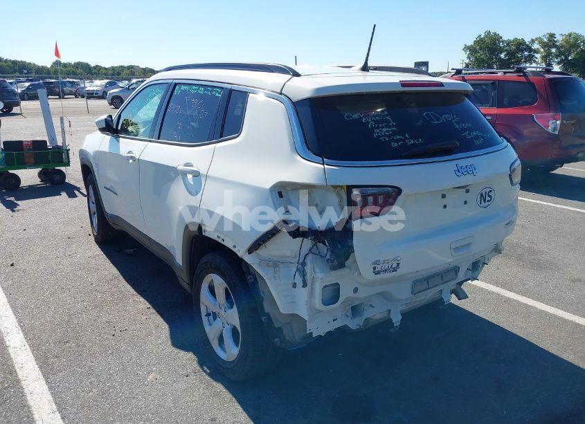 Photo 3 of 2021 Jeep Compass LATITUDE 4X4 (VIN 3C4NJDBB0MT500726)