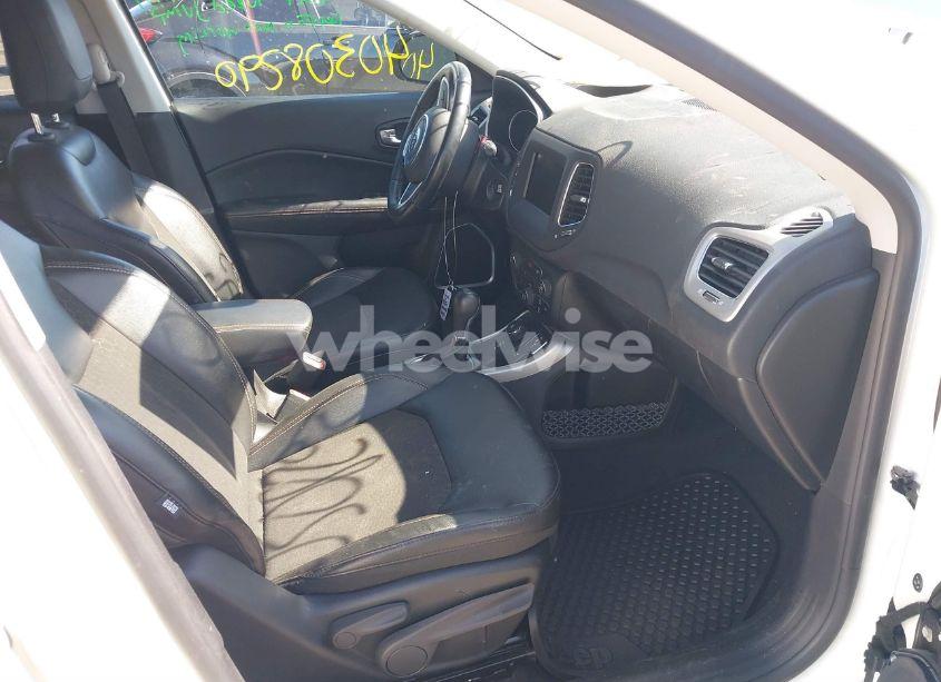 Photo 5 of 2021 Jeep Compass LATITUDE 4X4 (VIN 3C4NJDBB0MT500726)