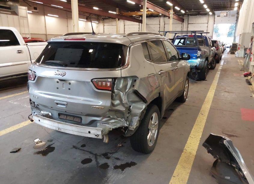 Photo 4 of 2022 Jeep Compass LATITUDE 4X4 (VIN 3C4NJDBB0NT111098)