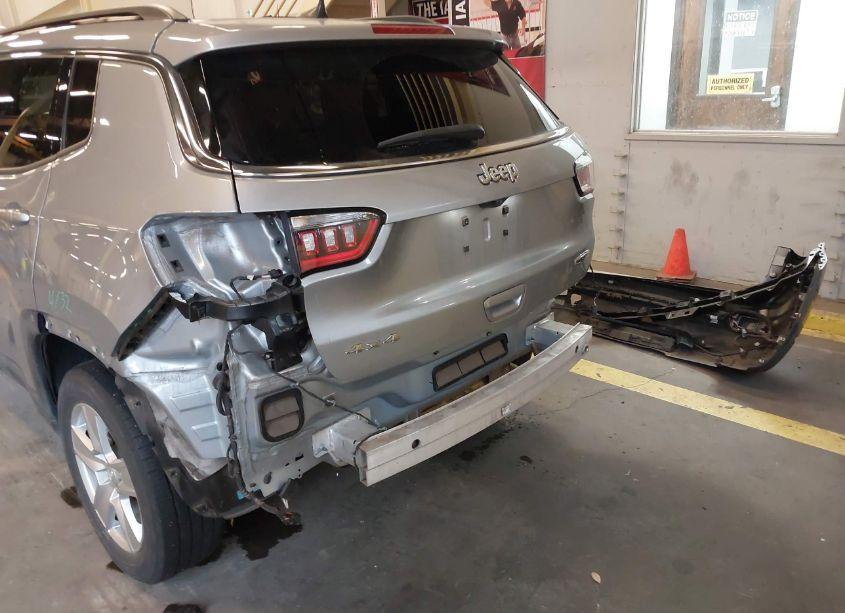 Photo 6 of 2022 Jeep Compass LATITUDE 4X4 (VIN 3C4NJDBB0NT111098)