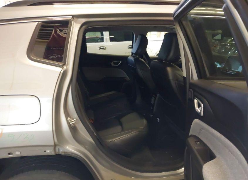 Photo 8 of 2022 Jeep Compass LATITUDE 4X4 (VIN 3C4NJDBB0NT111098)