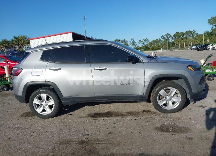 Photo 14 of 2022 Jeep Compass LATITUDE 4X4 (VIN 3C4NJDBB0NT231757)