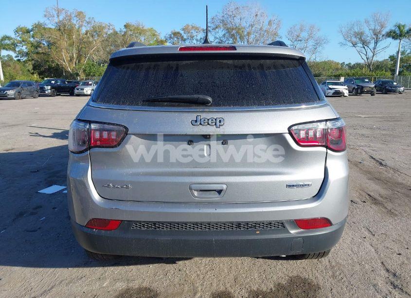 Photo 17 of 2022 Jeep Compass LATITUDE 4X4 (VIN 3C4NJDBB0NT231757)