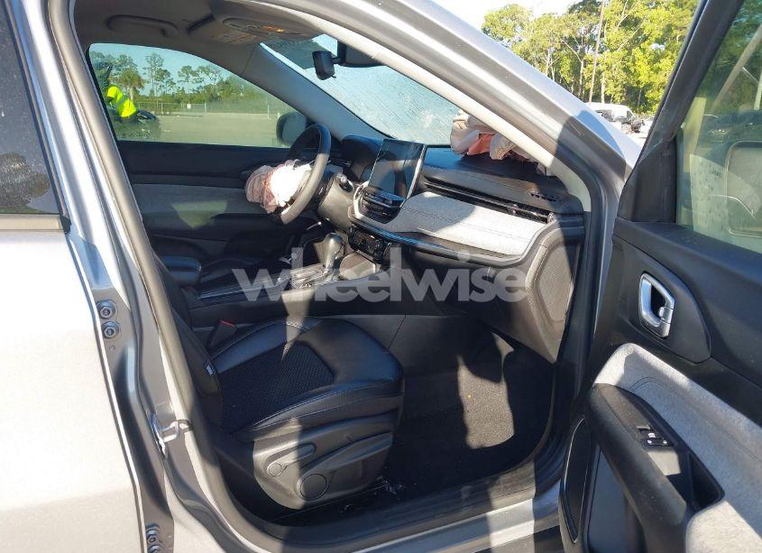 Photo 5 of 2022 Jeep Compass LATITUDE 4X4 (VIN 3C4NJDBB0NT231757)