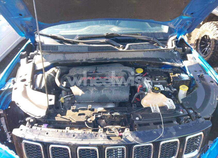 Photo 10 of 2018 Jeep Compass LATITUDE 4X4 (VIN 3C4NJDBB1JT152897)