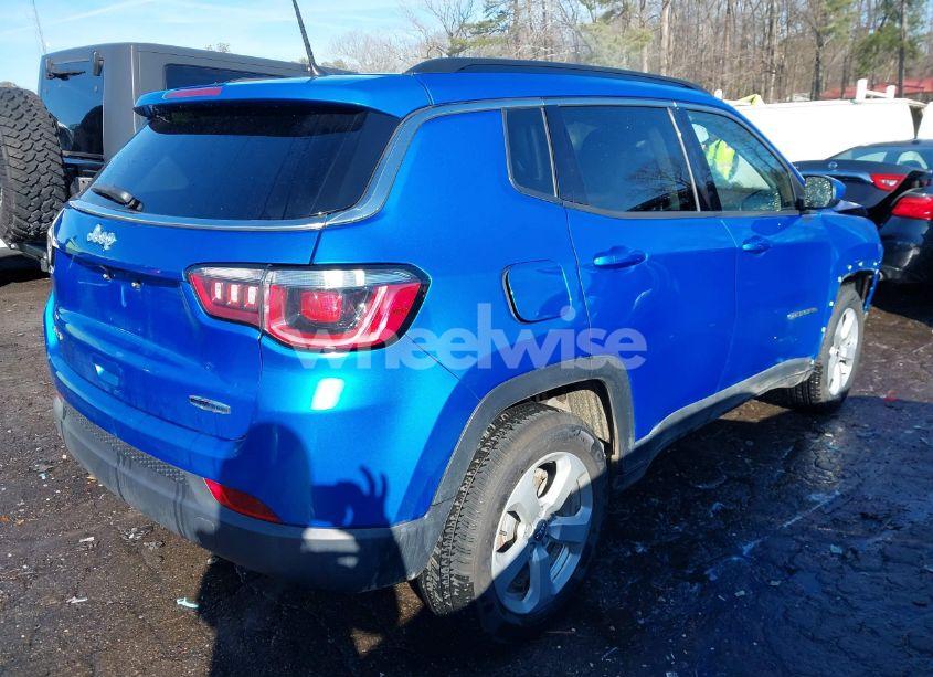 Photo 4 of 2018 Jeep Compass LATITUDE 4X4 (VIN 3C4NJDBB1JT152897)