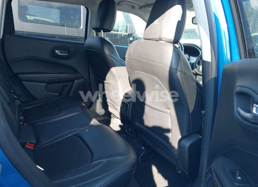 Photo 8 of 2018 Jeep Compass LATITUDE 4X4 (VIN 3C4NJDBB1JT152897)