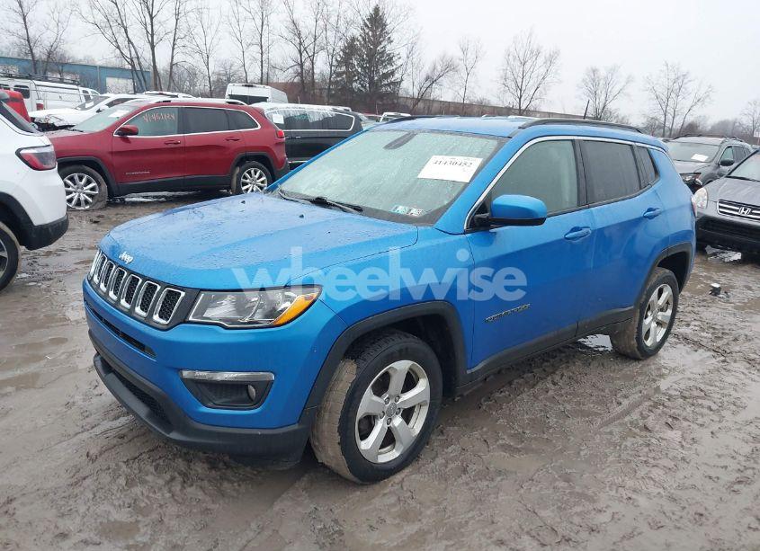 Photo 2 of 2018 Jeep Compass LATITUDE 4X4 (VIN 3C4NJDBB1JT161339)