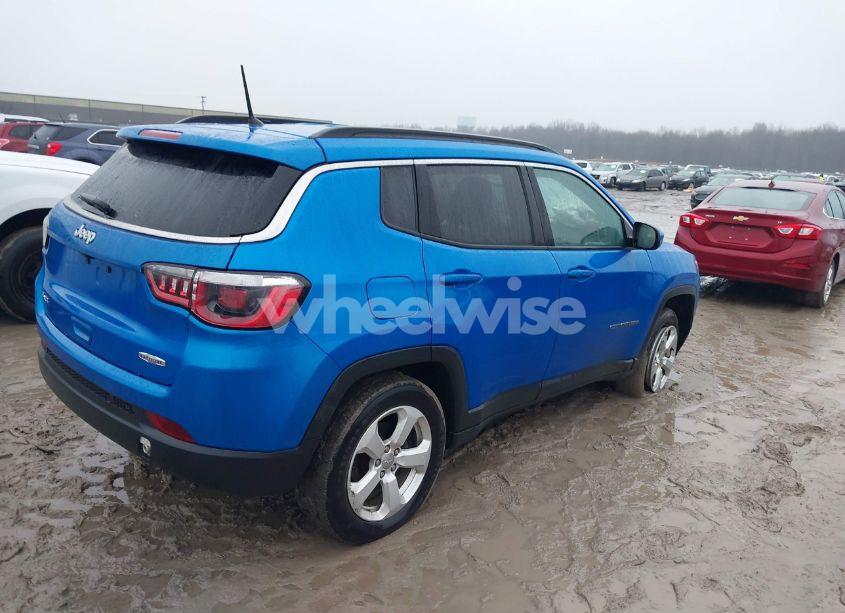 Photo 4 of 2018 Jeep Compass LATITUDE 4X4 (VIN 3C4NJDBB1JT161339)