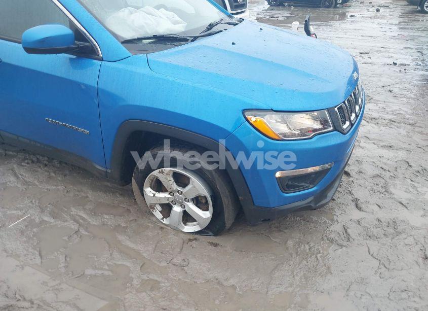 Photo 6 of 2018 Jeep Compass LATITUDE 4X4 (VIN 3C4NJDBB1JT161339)