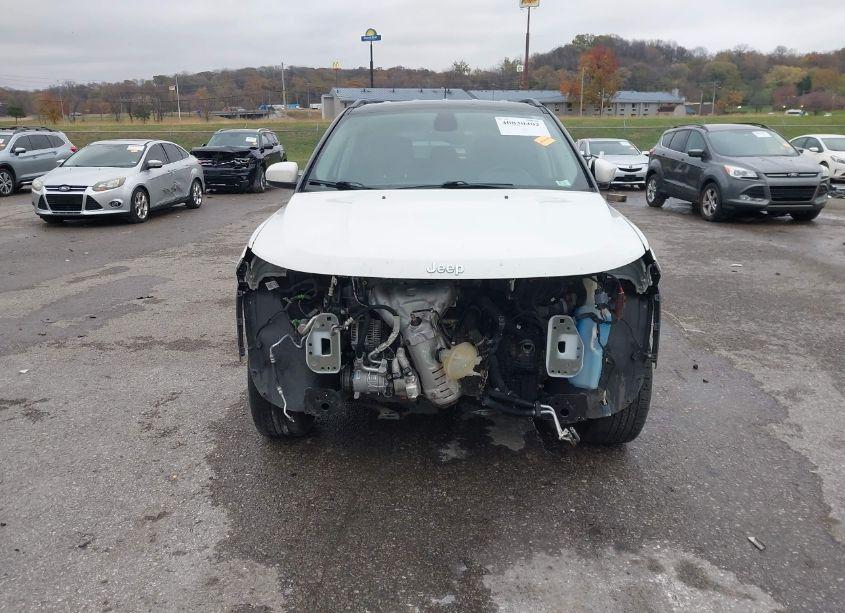 Photo 13 of 2018 Jeep Compass LATITUDE 4X4 (VIN 3C4NJDBB1JT168453)