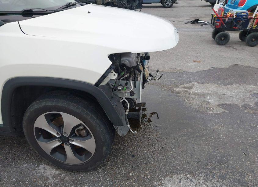 Photo 20 of 2018 Jeep Compass LATITUDE 4X4 (VIN 3C4NJDBB1JT168453)