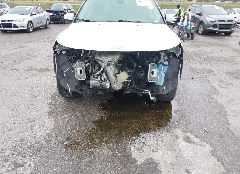 Photo 6 of 2018 Jeep Compass LATITUDE 4X4 (VIN 3C4NJDBB1JT168453)