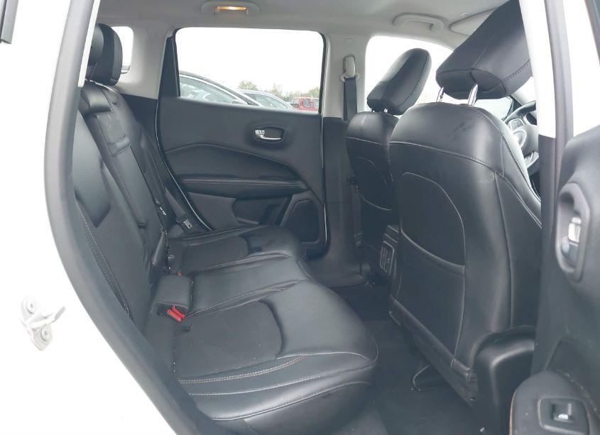 Photo 8 of 2018 Jeep Compass LATITUDE 4X4 (VIN 3C4NJDBB1JT168453)