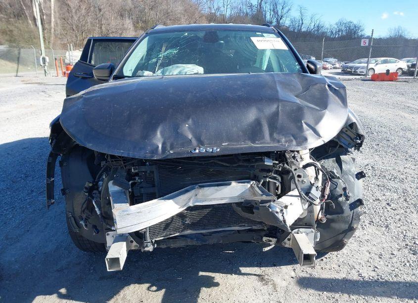 Photo 12 of 2018 Jeep Compass LATITUDE 4X4 (VIN 3C4NJDBB1JT178822)