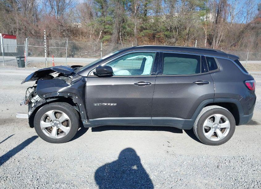 Photo 14 of 2018 Jeep Compass LATITUDE 4X4 (VIN 3C4NJDBB1JT178822)
