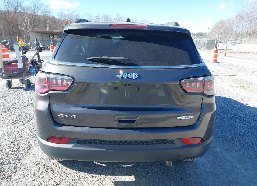 Photo 16 of 2018 Jeep Compass LATITUDE 4X4 (VIN 3C4NJDBB1JT178822)