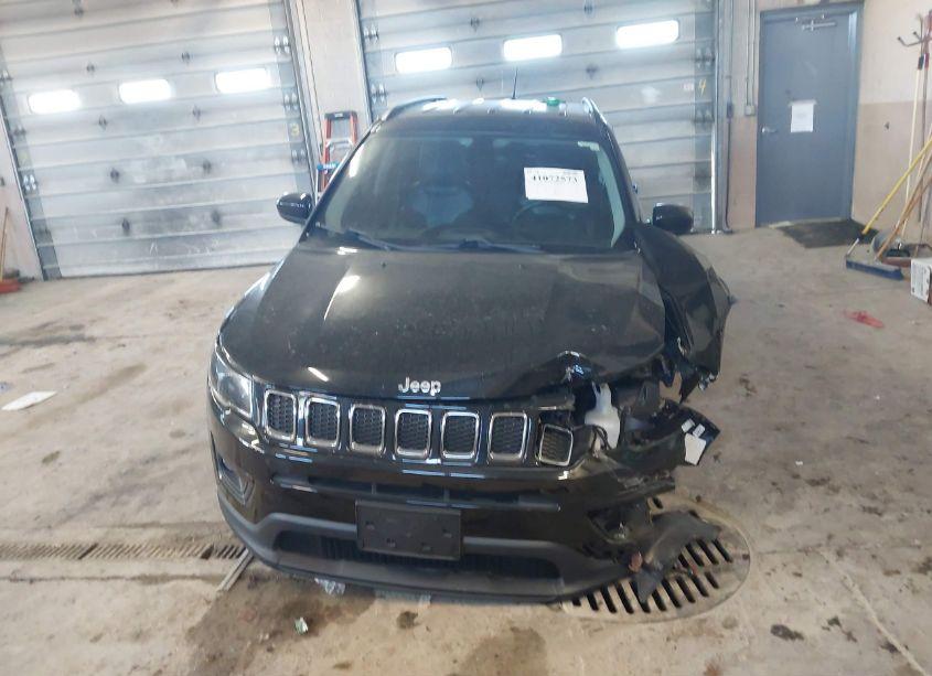 Photo 11 of 2018 Jeep Compass LATITUDE 4X4 (VIN 3C4NJDBB1JT185186)